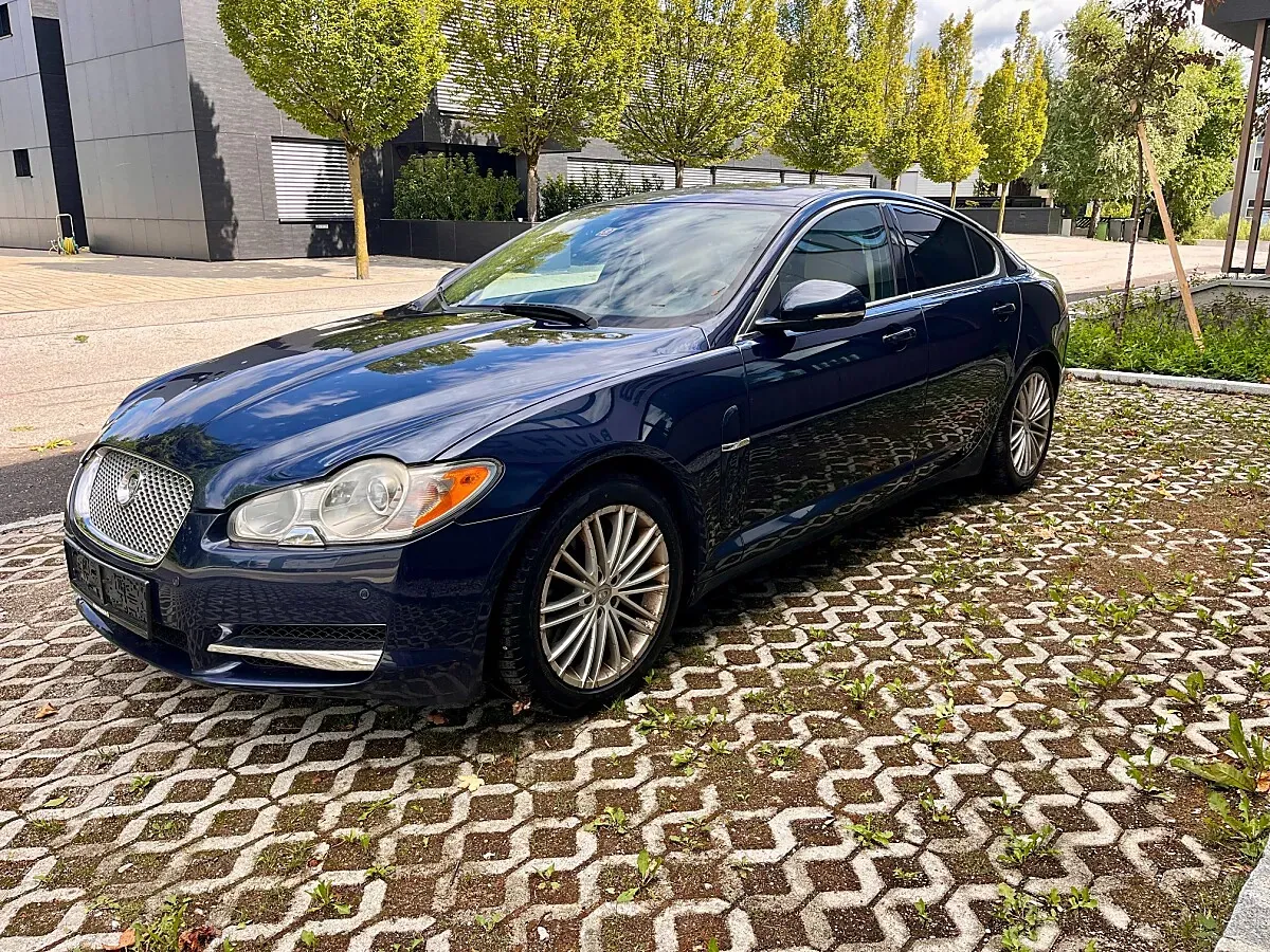 Jaguar Xf 2010 photo 4