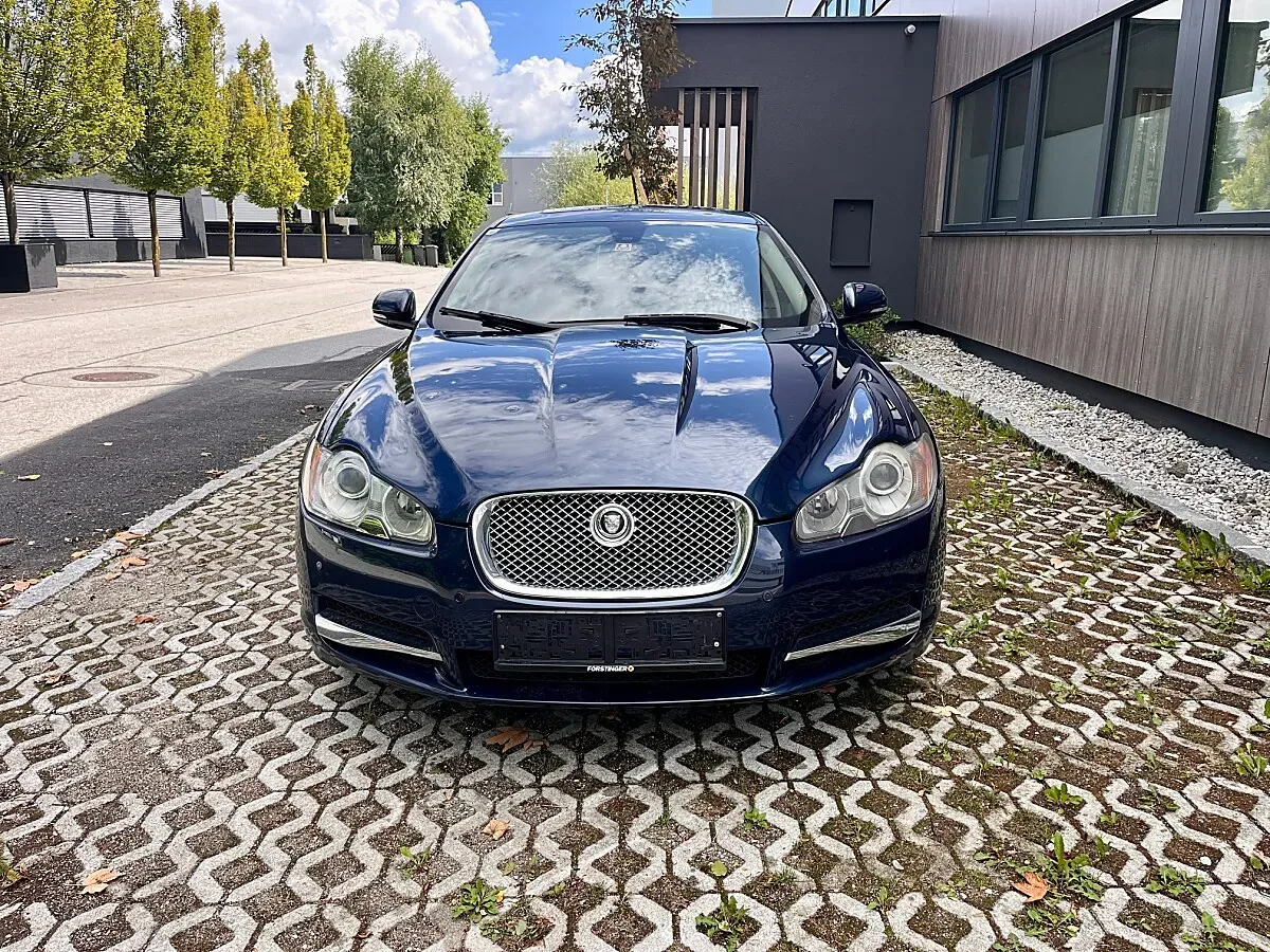 Jaguar Xf 2010 photo 2