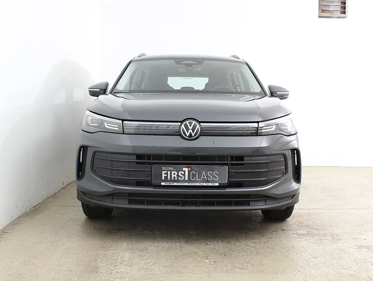 Volkswagen Tiguan 2025 photo 2