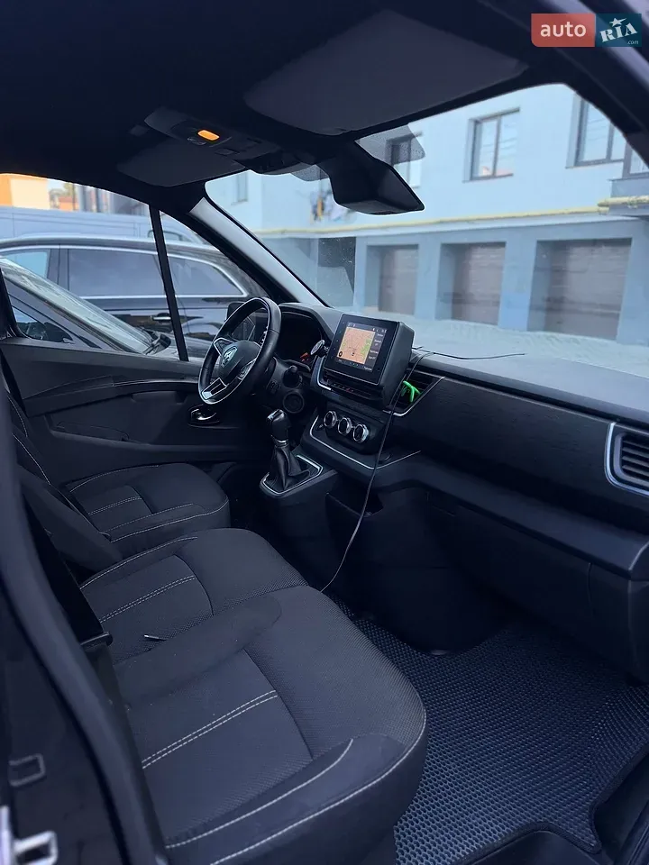 Renault Trafic 2021 photo 3