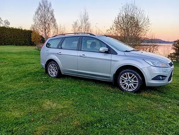 Ford Focus 2009 photo 2