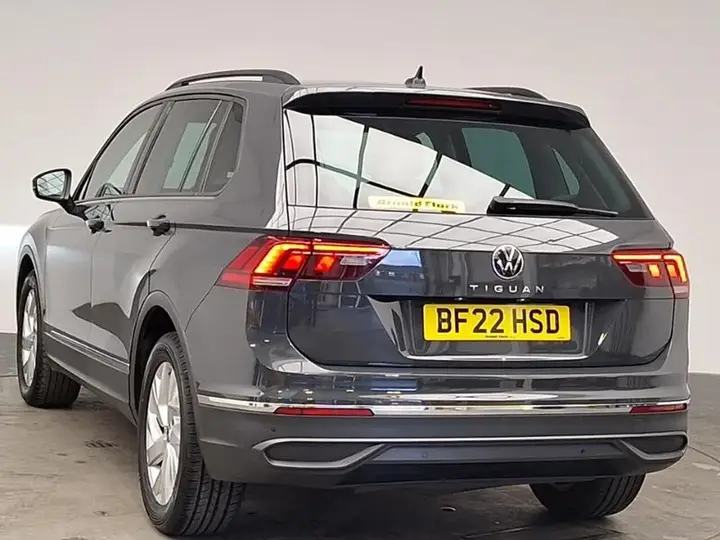 Volkswagen Tiguan 2022 photo 2
