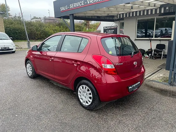 Hyundai I20 2011 photo 3