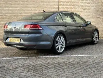 Volkswagen Passat 2015 photo 2