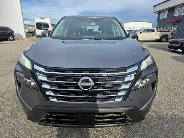 Nissan Rogue 2025 photo 2