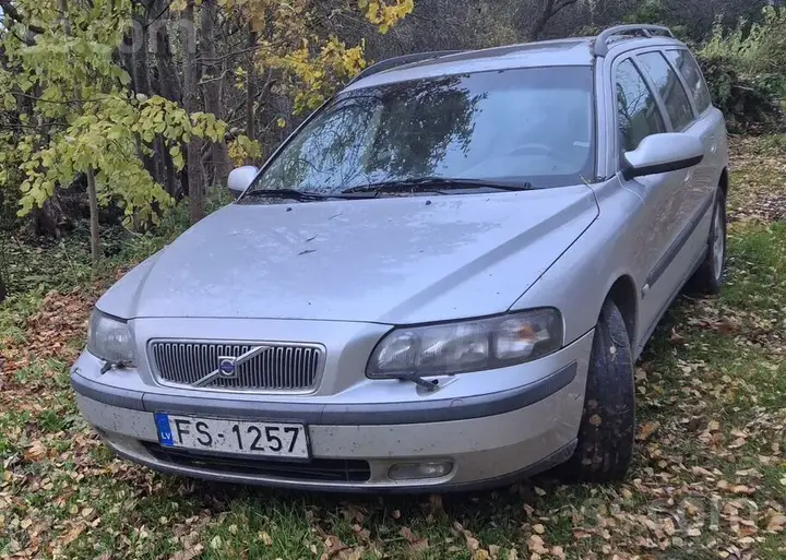 Volvo V70 2001 photo 2