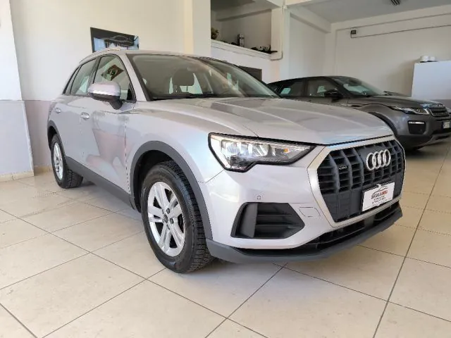 Audi Q3 2021 photo 2