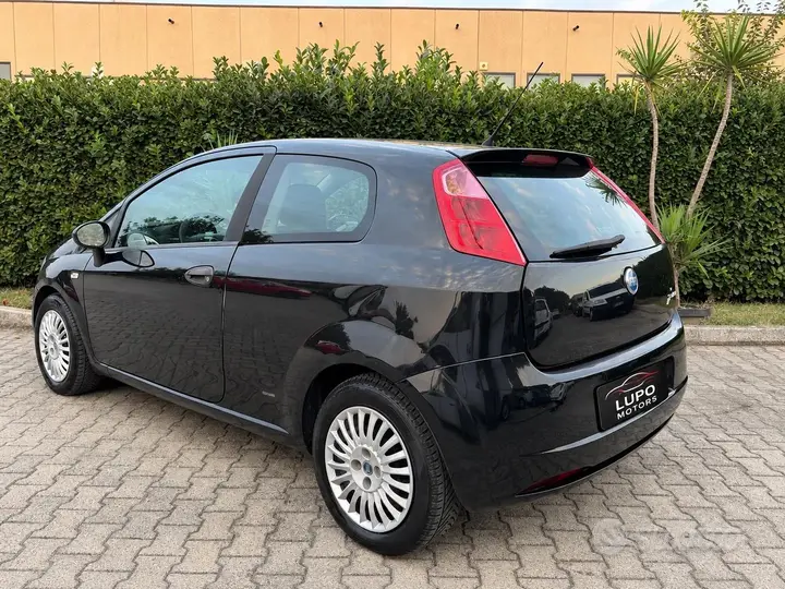 Fiat Punto 2008 photo 3