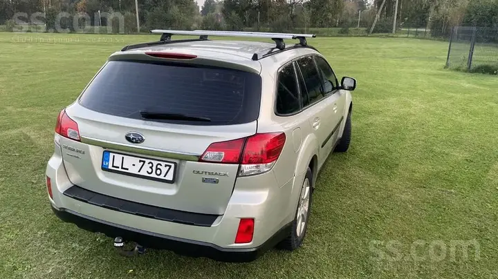 Subaru Outback 2012 photo 3