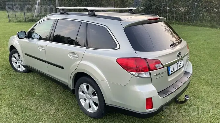 Subaru Outback 2012 photo 4
