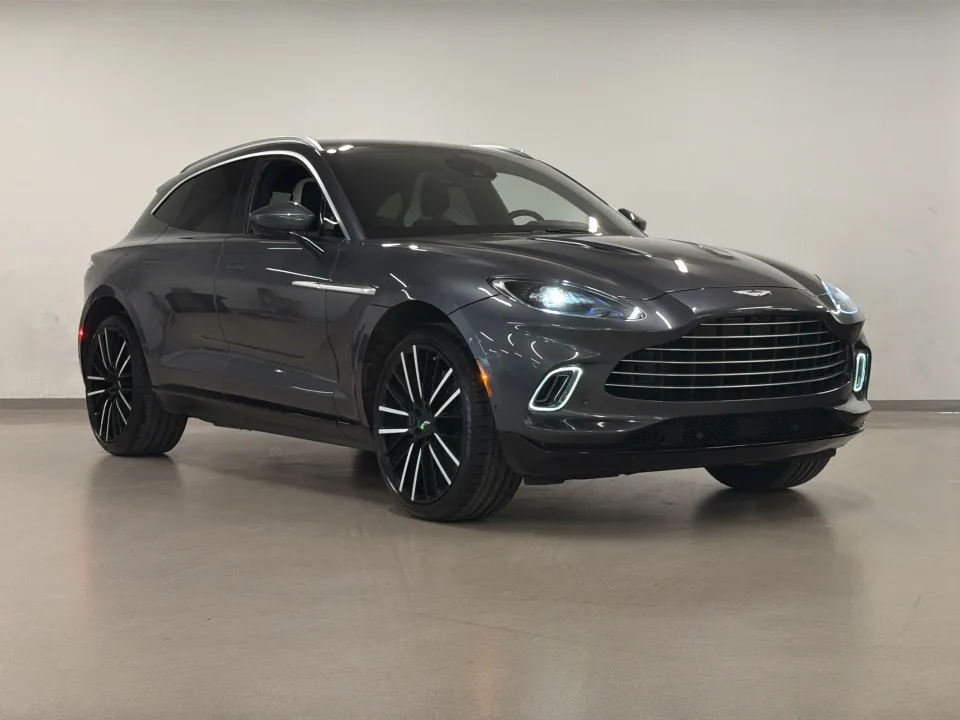 Aston Martin Dbx 2023 photo 2