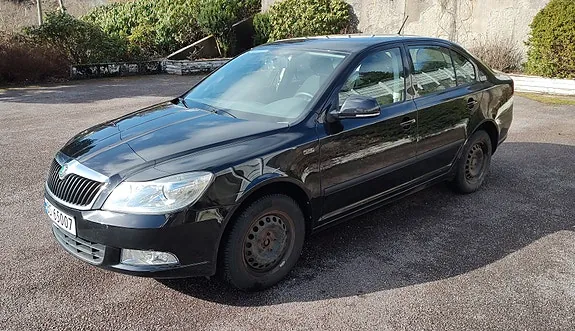 Skoda Octavia 2012 photo 2