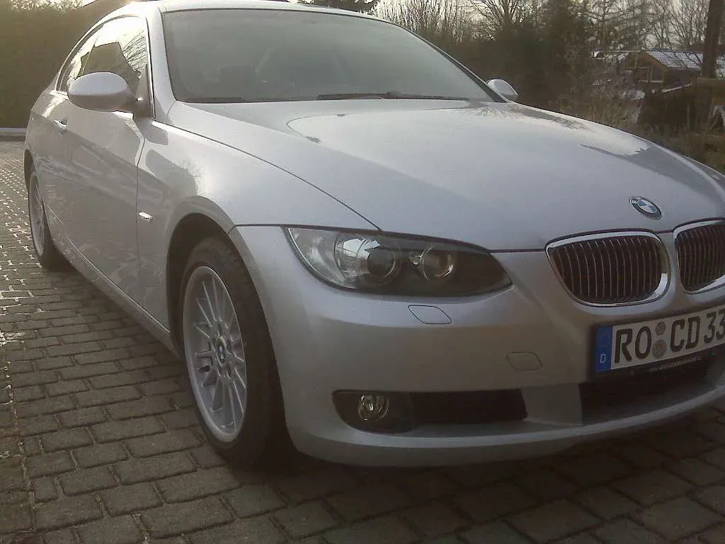 BMW 3Er-Reihe 325I 2009 photo 2