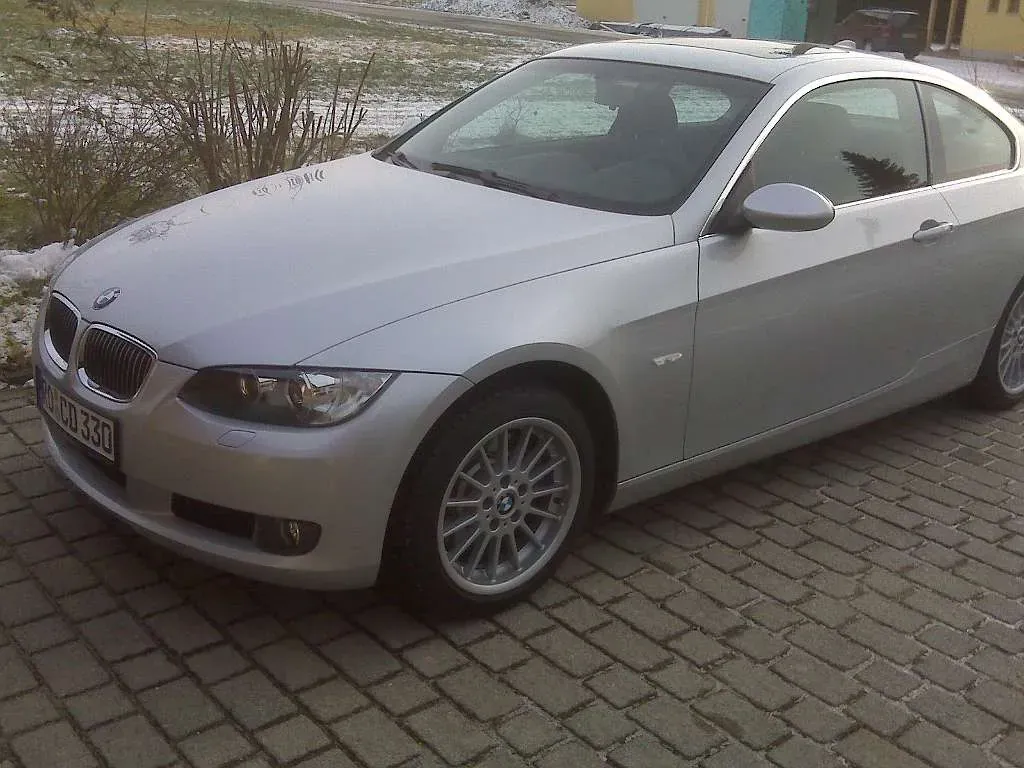 BMW 3Er-Reihe 325I 2009 photo 3