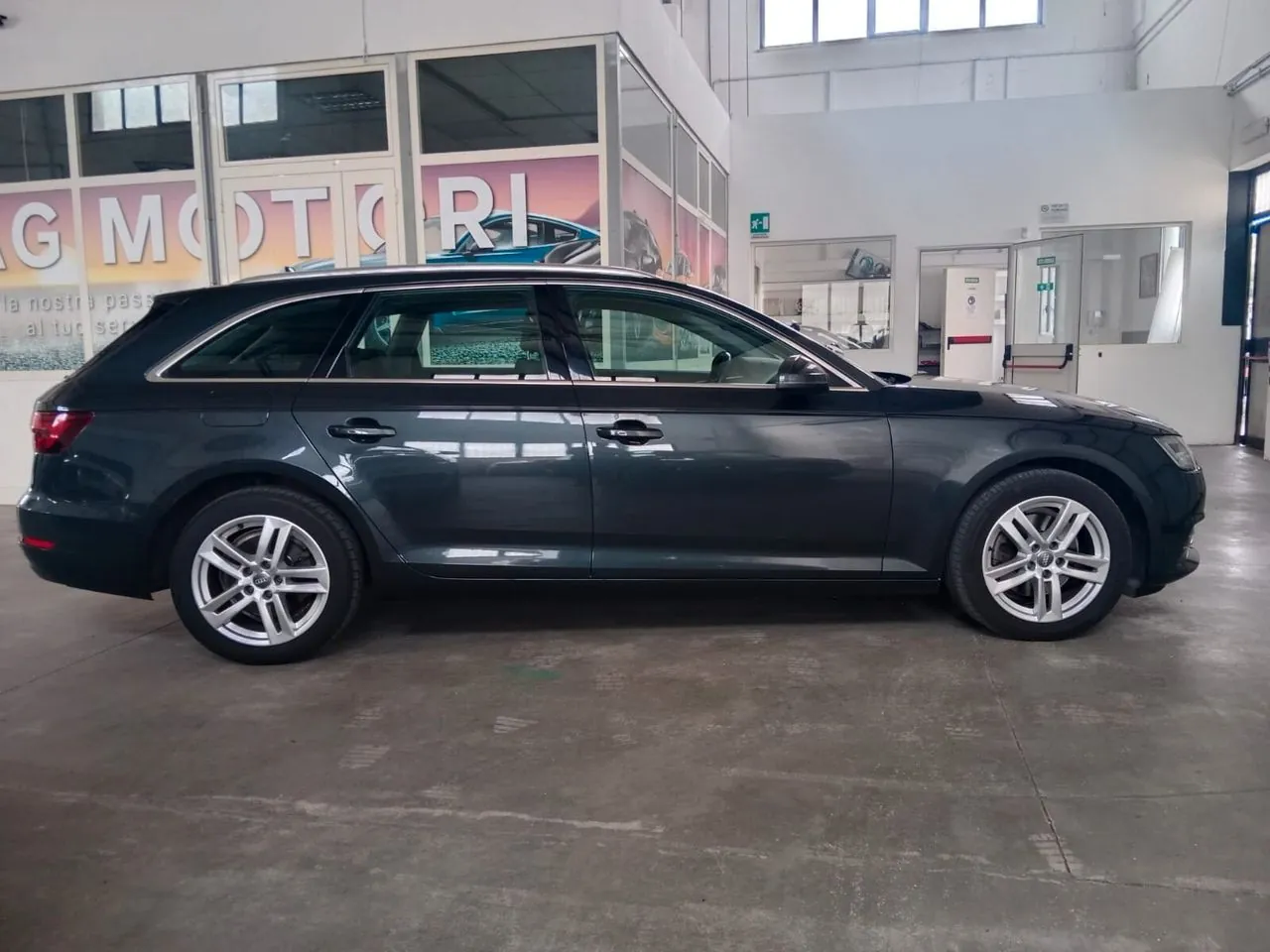 Audi A4 2017 photo 3