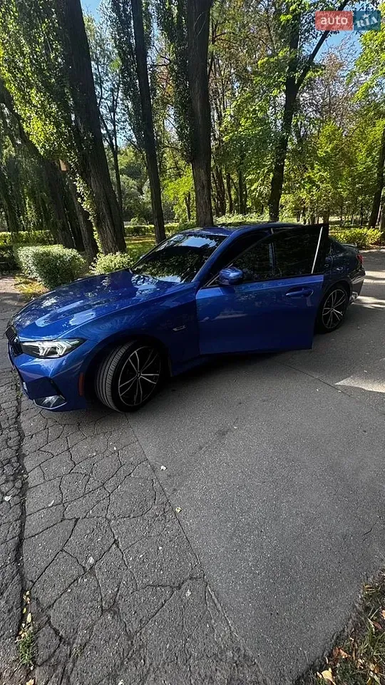 BMW 3 Series 2023 photo 4