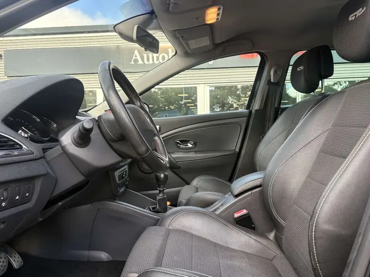 Renault Megane Estate 2014 photo 4