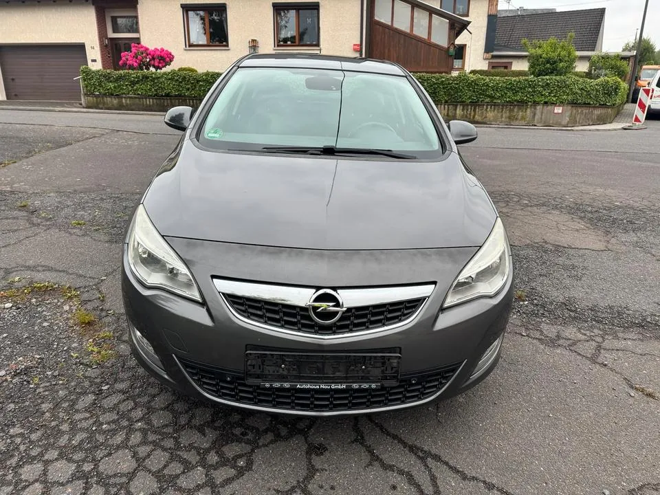 Opel Astra J
