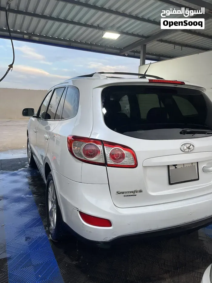 Hyundai Santa Fe 2012 photo 2