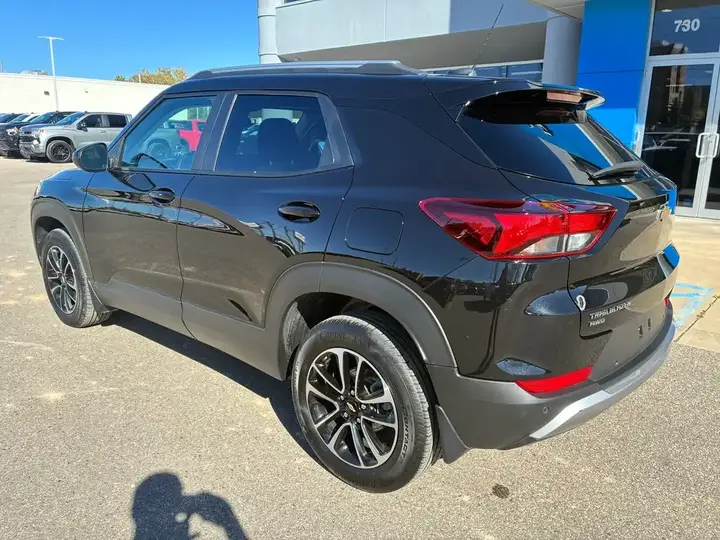 Chevrolet Trailblazer 2024 photo 3