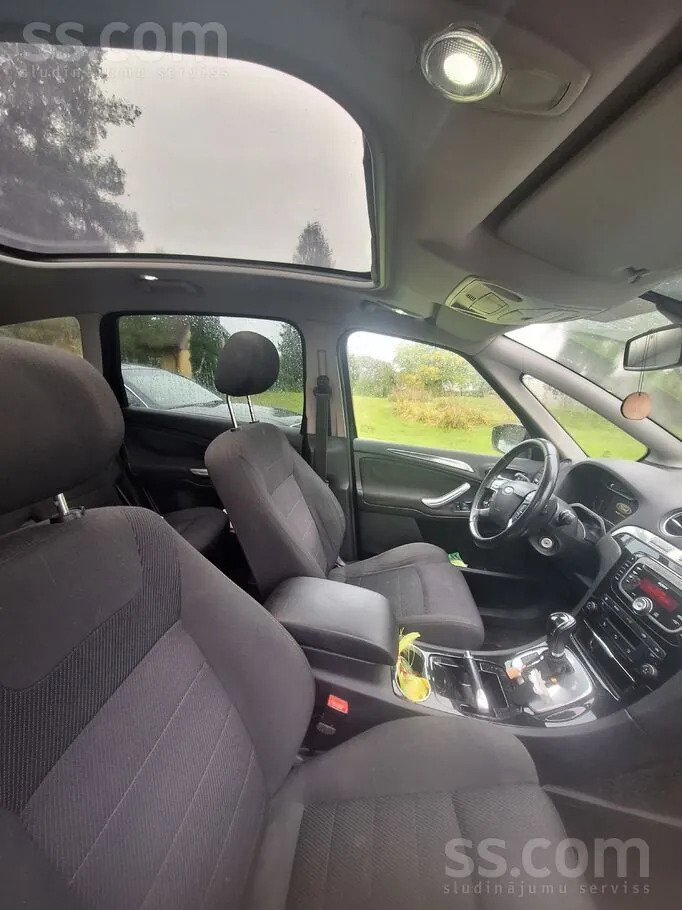 Ford S-Max 2010 photo 4