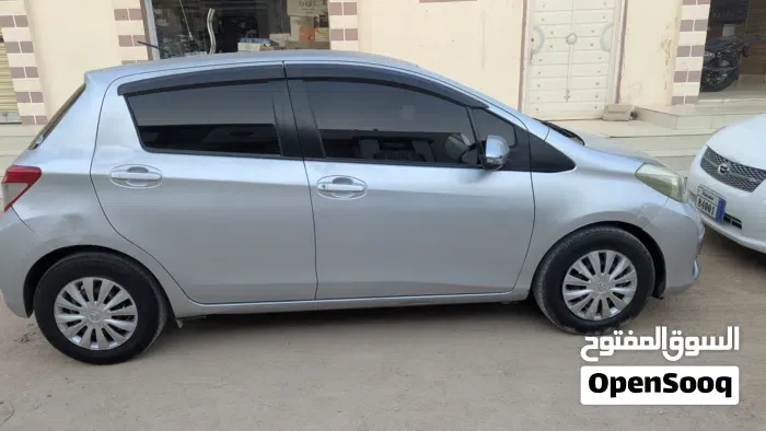 Toyota Yaris 2012 photo 4