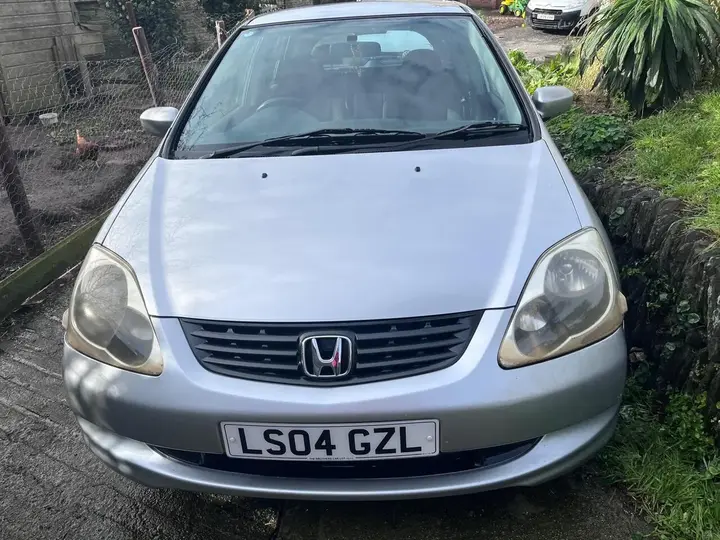 Honda Civic 2004 photo 2