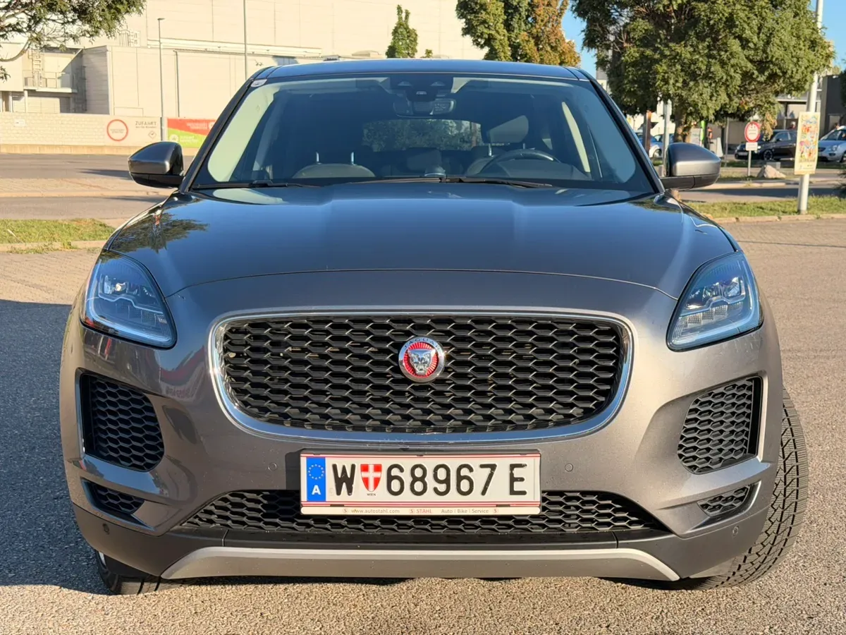 Jaguar E-Pace 2018 photo 3
