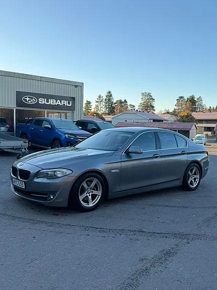 BMW 523I