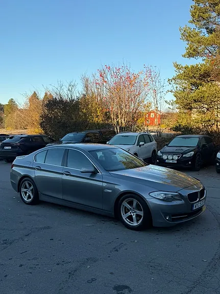 BMW 523I 2011 photo 4