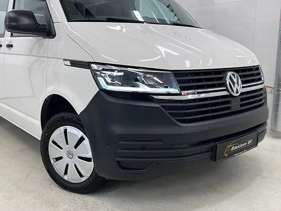 Volkswagen Transporter 2022 photo 2
