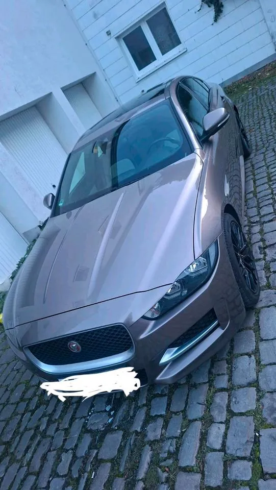 Jaguar Xe