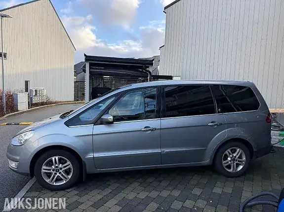 Ford Galaxy 2010 photo 4