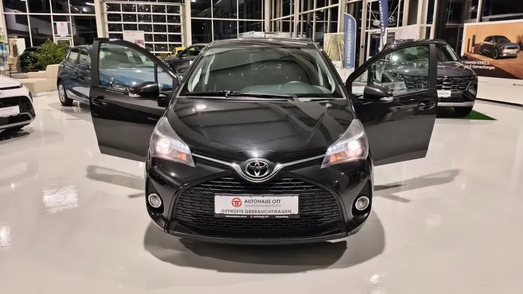 Toyota Yaris 2015 photo 3