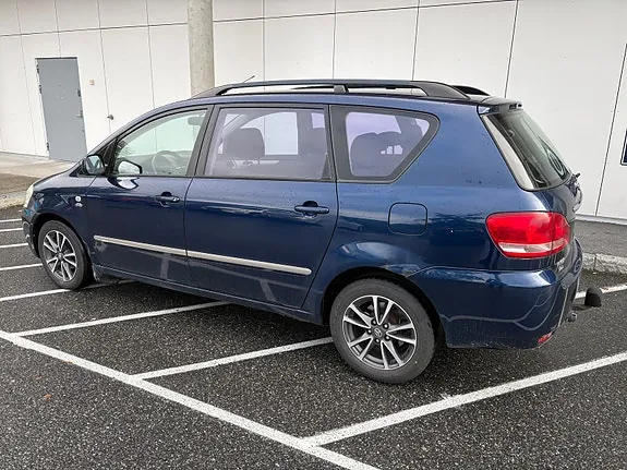 Toyota Avensis Verso