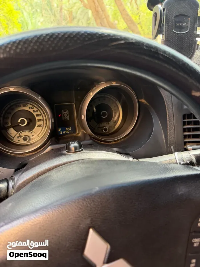 Mitsubishi Pajero 2010 photo 2