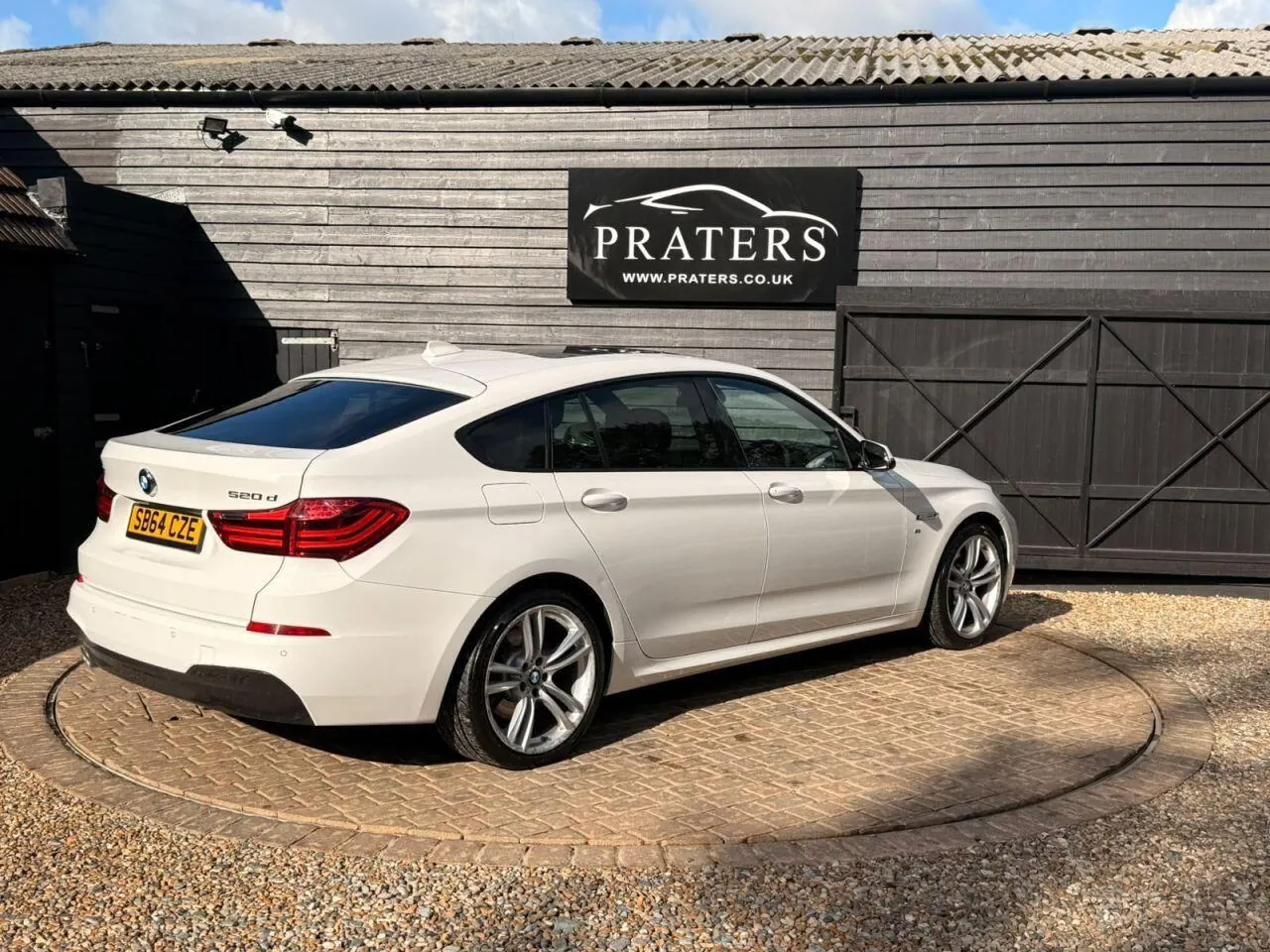 BMW 5 Series 2015 photo 4