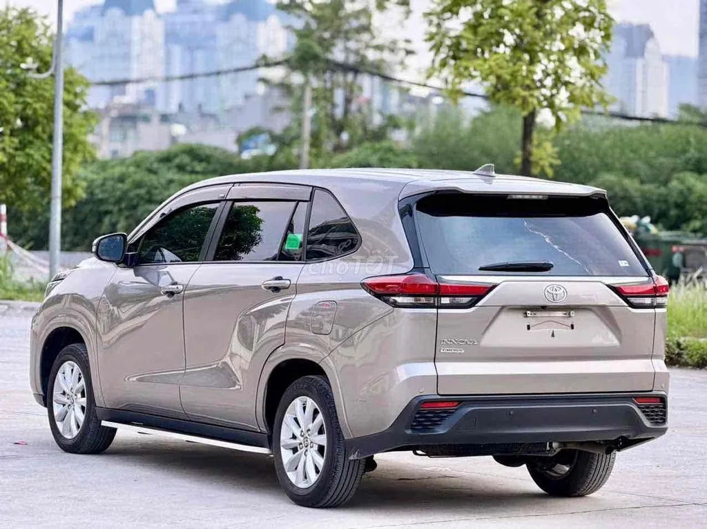 Toyota Innova Cross 2025 photo 4