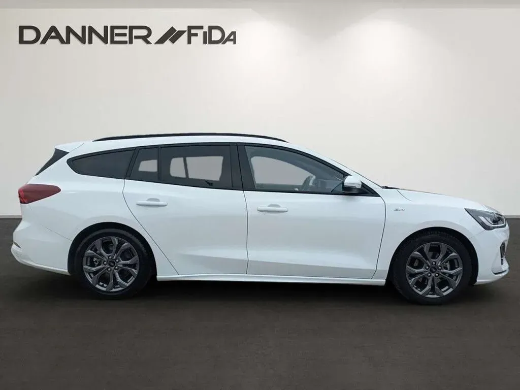 Ford Focus 2024 photo 3
