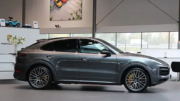 Porsche Cayenne Turbo S 2020 photo 3