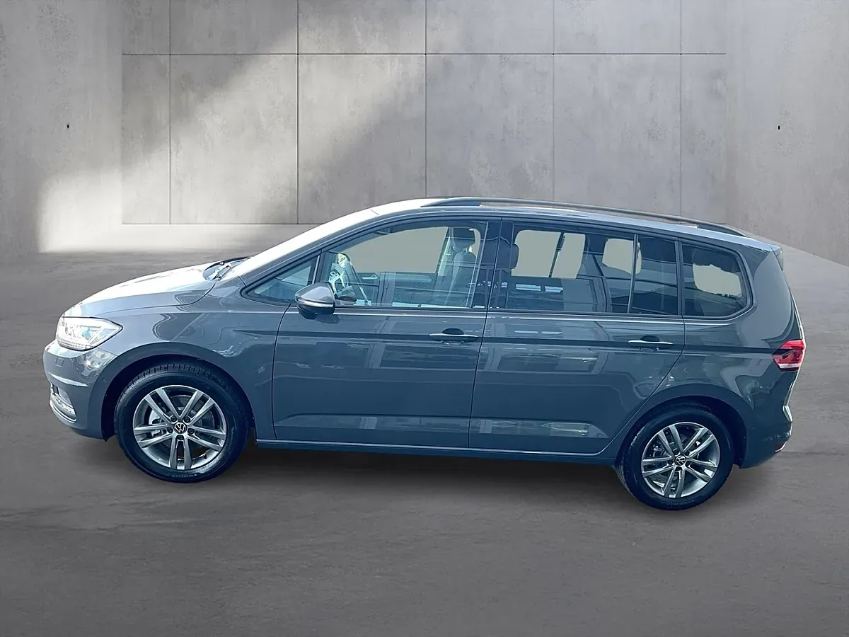 Volkswagen Touran 2026 photo 2