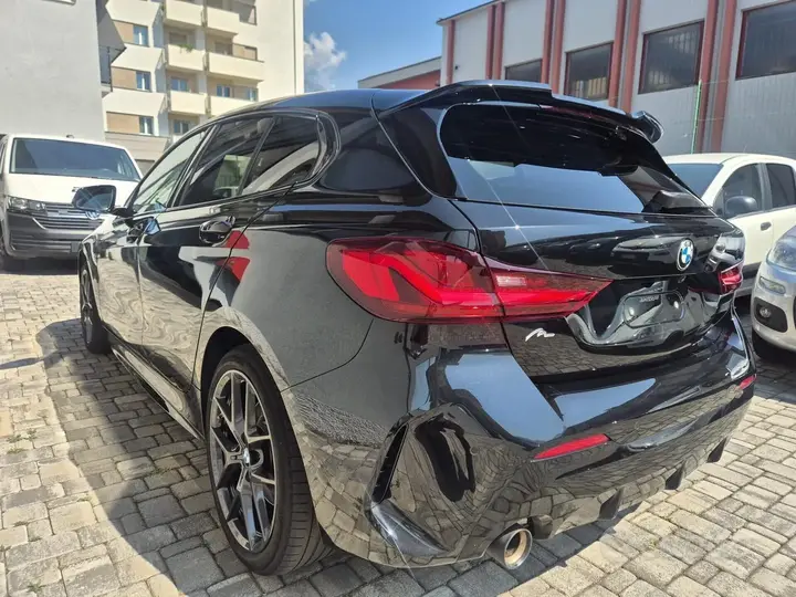 BMW 118I 2025 photo 4