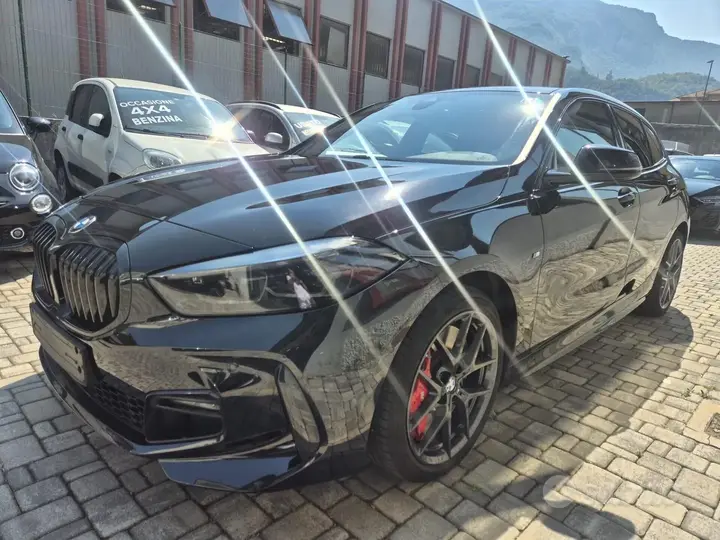 BMW 118I 2025 photo 2