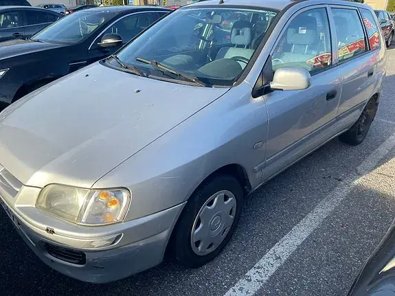 Mitsubishi Space Star 2001 photo 3