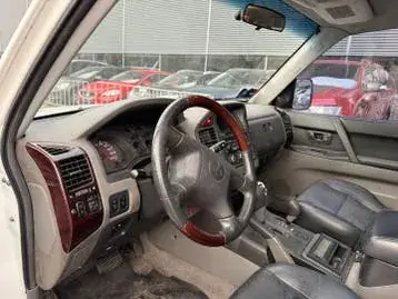 Mitsubishi Pajero 2001 photo 3