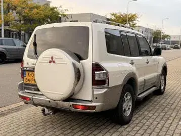 Mitsubishi Pajero 2001 photo 2