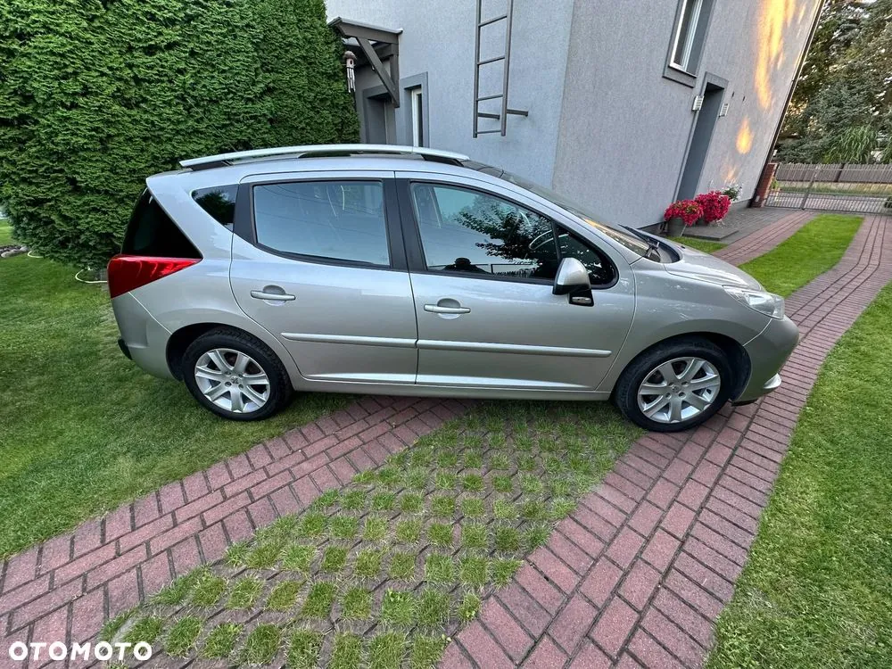 Peugeot 207 2008 photo 3
