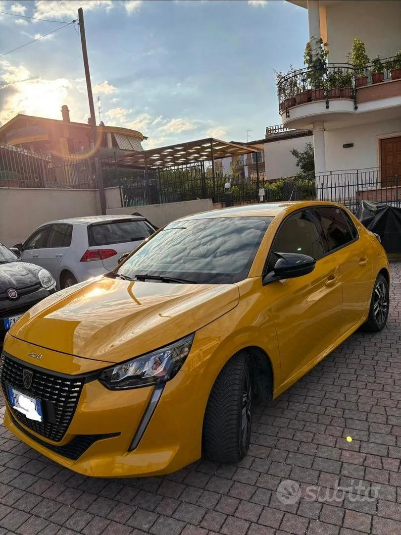 Peugeot 208