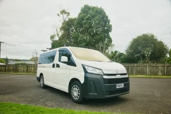 Toyota Hiace 2021 photo 3