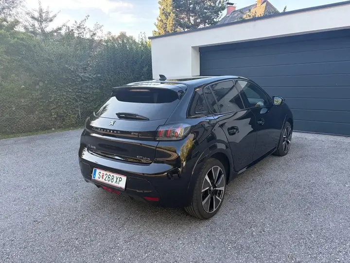 Peugeot E-208 2020 photo 2